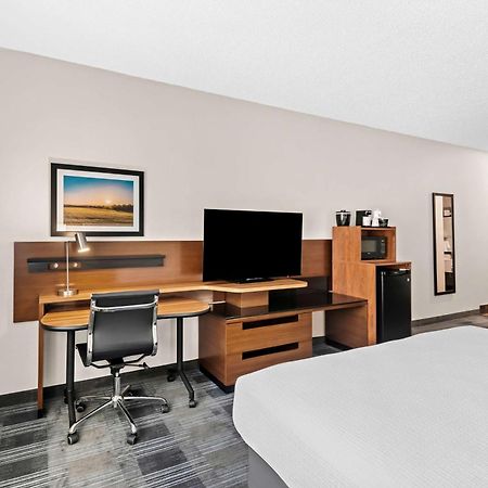 Best Western Ottumwa Inn & Suites Exterior photo